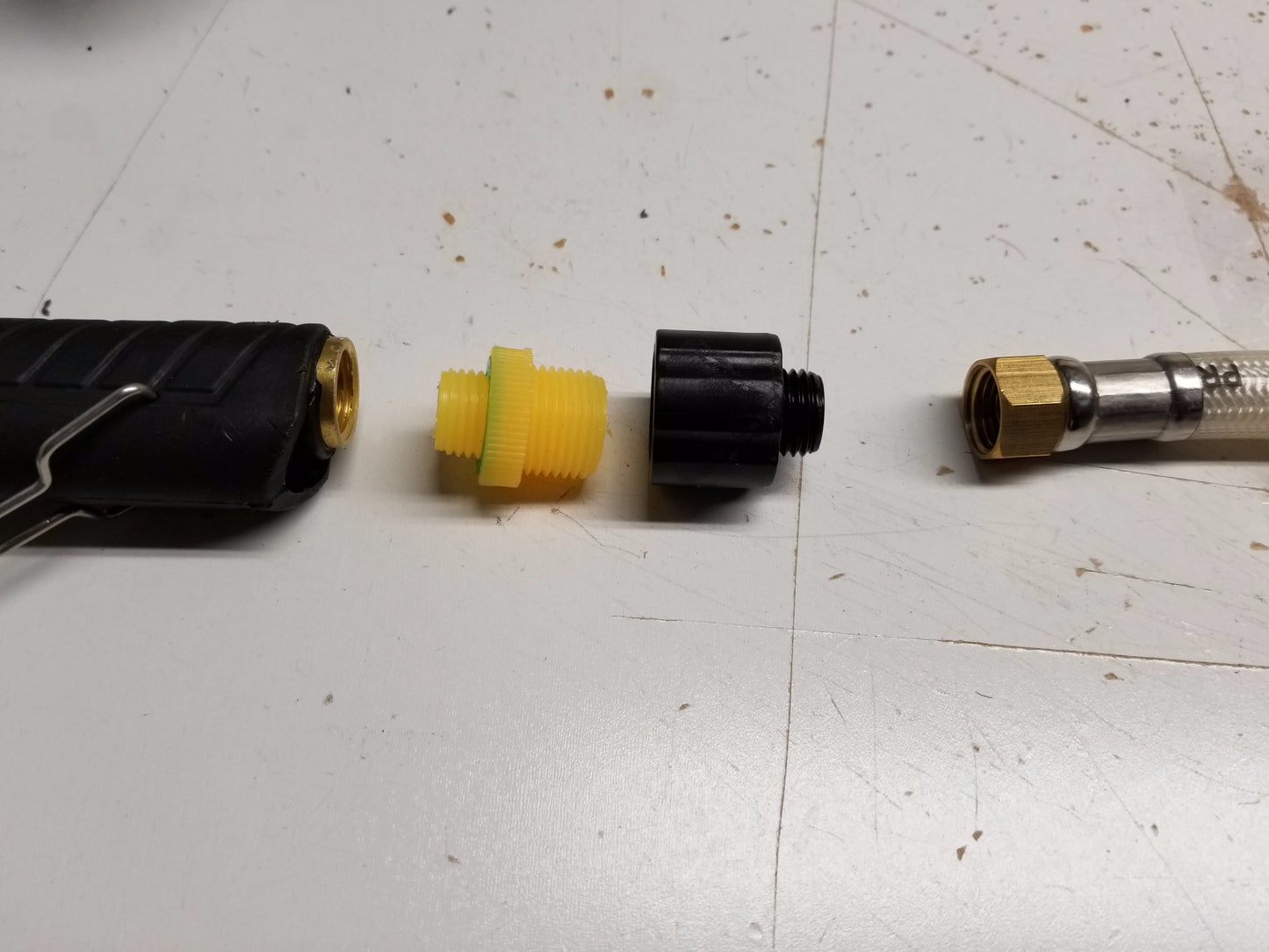 YELLOW MALE-MALE ADAPTER FOR PISTOL HANDLE AND ACID WAND (2)
