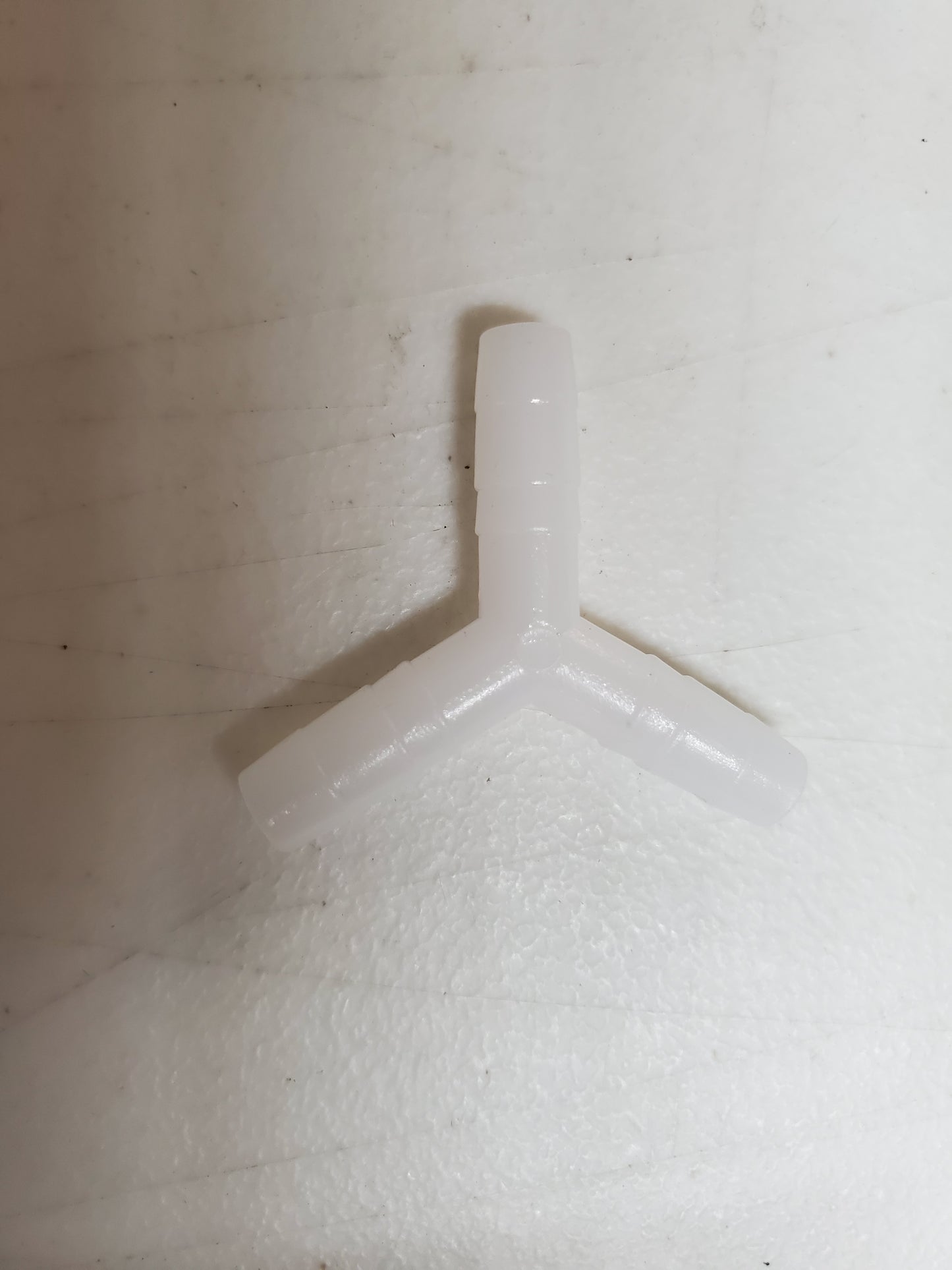 Y barb connector. Nylon. Fits 0.3-0.375 in hose.