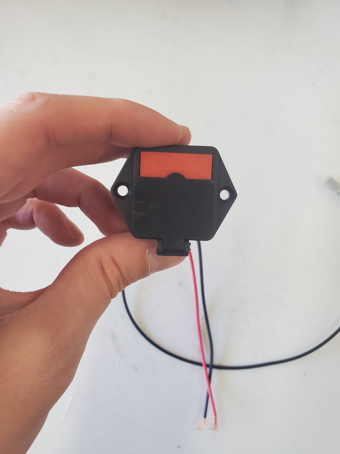 Charger Plug For White M4 (Does Not Fit Blue M4 Includes fuse)