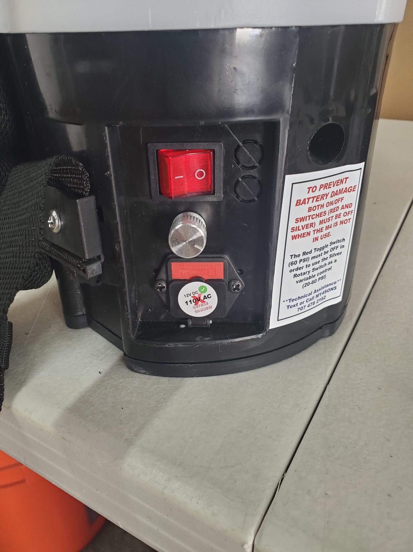 Charger Plug For White M4 (Does Not Fit Blue M4 Includes fuse)