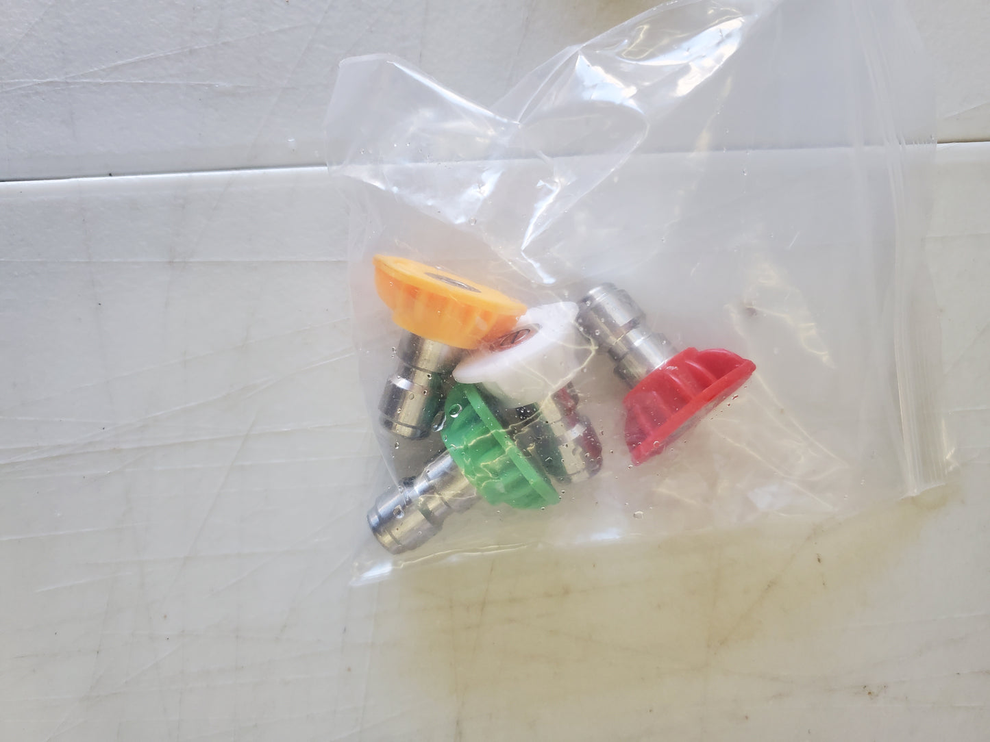 Pack of 4 quick release nozzles (0, 15, 25, 40 degree fan Pattern) includes brass quick release adapter