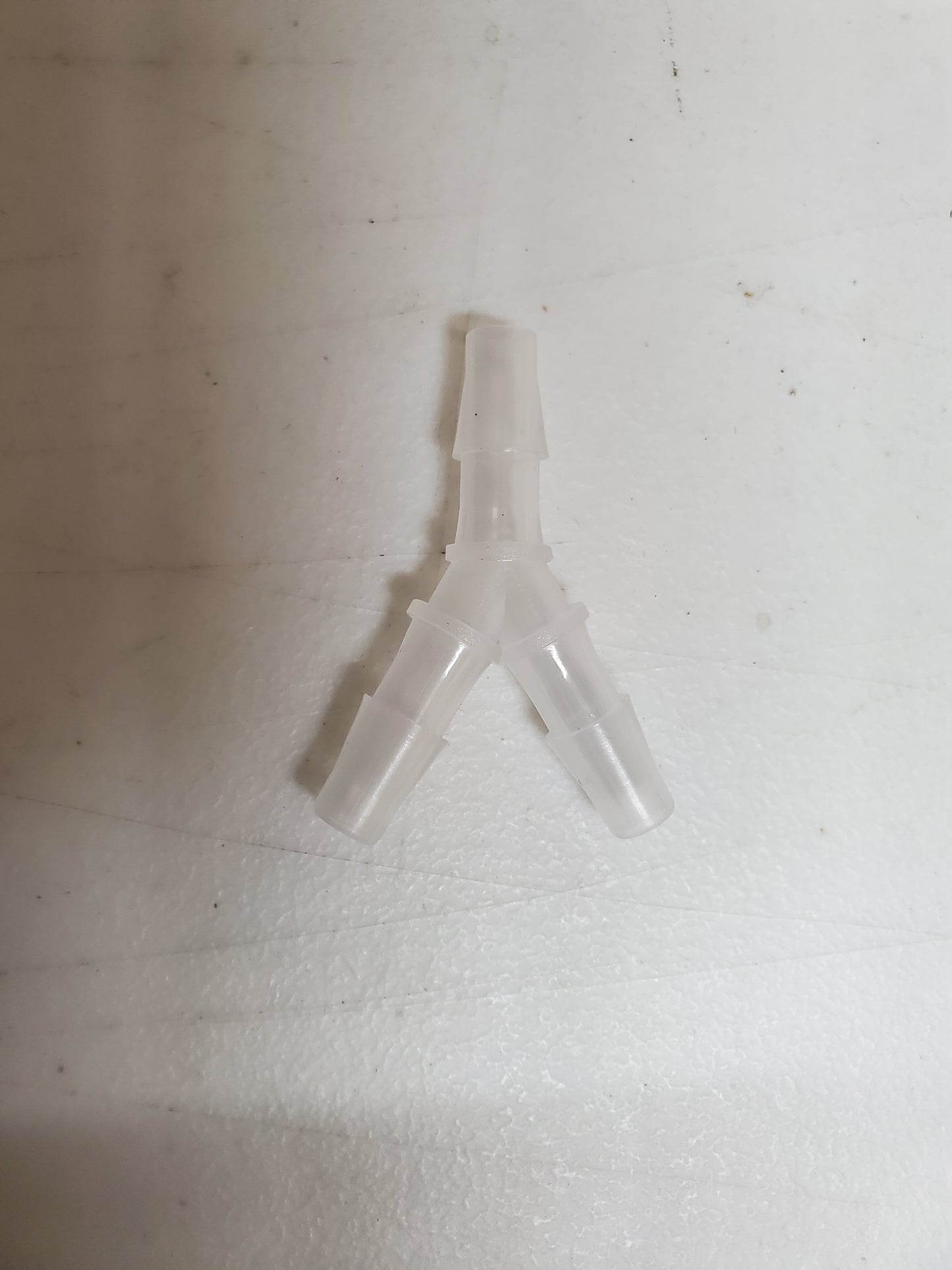 Y barb connector. Nylon. 60 degree